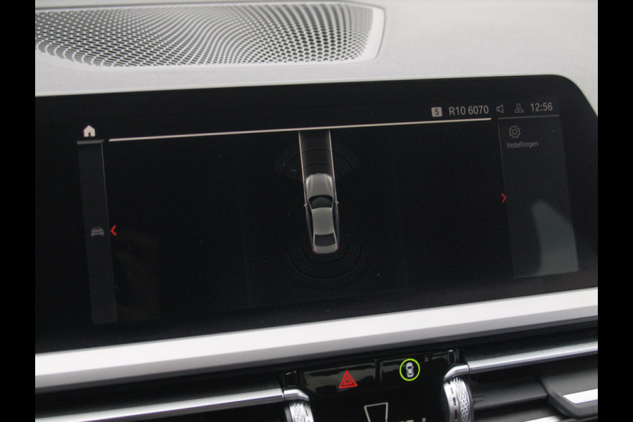 BMW 3-serie 320i Business Edition | Apple Carplay | Trekhaak | Cruise Control | Automaat | Parkeersensoren |