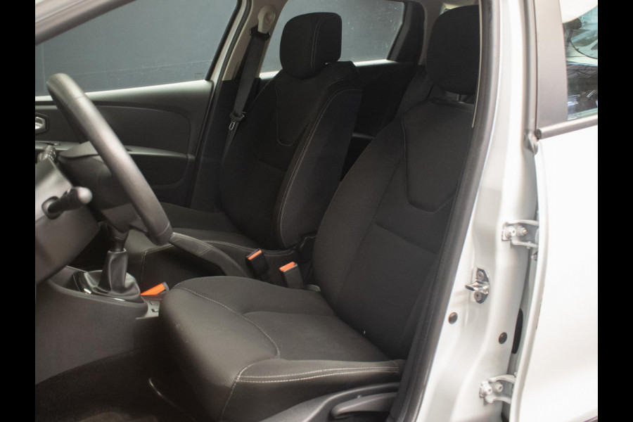 Renault Clio Estate 0.9 TCe Zen (NAVI,LED,CRUISE,CLIMATE,SPORTSTOELEN,GETINT,LM VELGEN,PDC,NETTESTAAT)