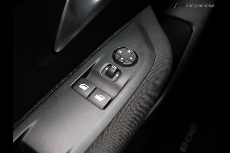 Peugeot 208 1.2 PureTech Blue Lease Active (APPLE CARPLAY,LED VERLICHTING,CLIMATE,CRUISE,PARKEERSENSOREN,NIEUWE APK,TOPCONDITIE)