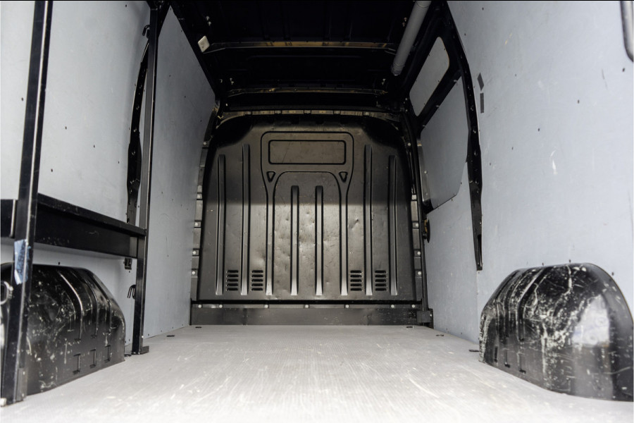 Renault Master T35 dCi 135 L2H2 | LED | Camera | Navi | Imperiaal | Ladder | Cruise | PDC | Euro 6