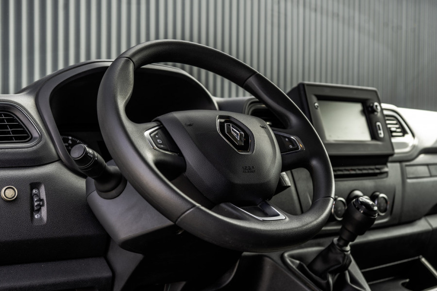Renault Master T35 dCi 135 L2H2 | LED | Camera | Navi | Imperiaal | Ladder | Cruise | PDC | Euro 6