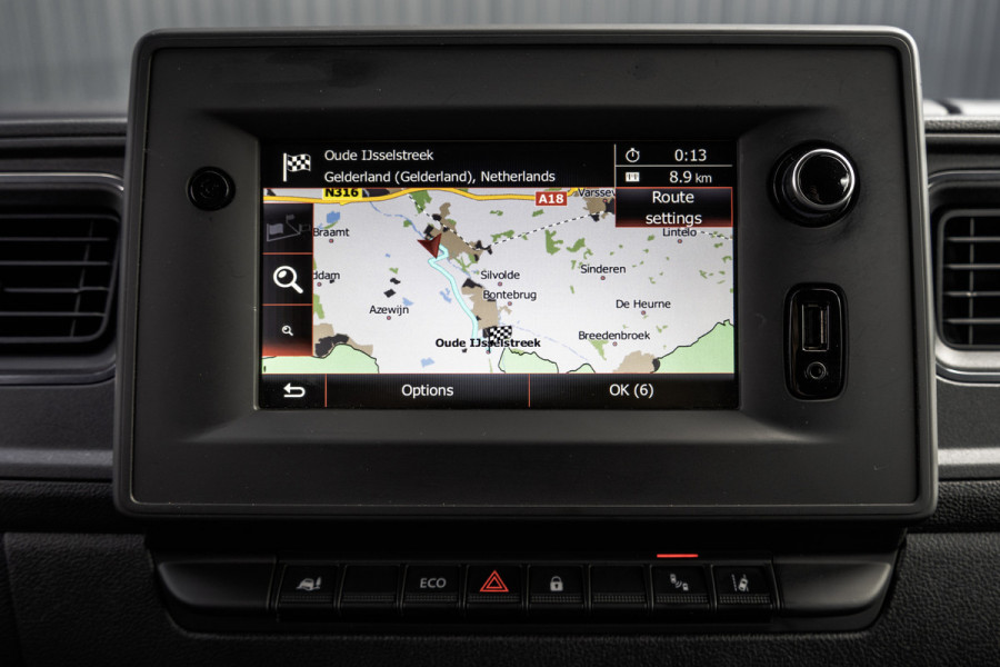 Renault Master T35 dCi 135 L2H2 | LED | Camera | Navi | Imperiaal | Ladder | Cruise | PDC | Euro 6