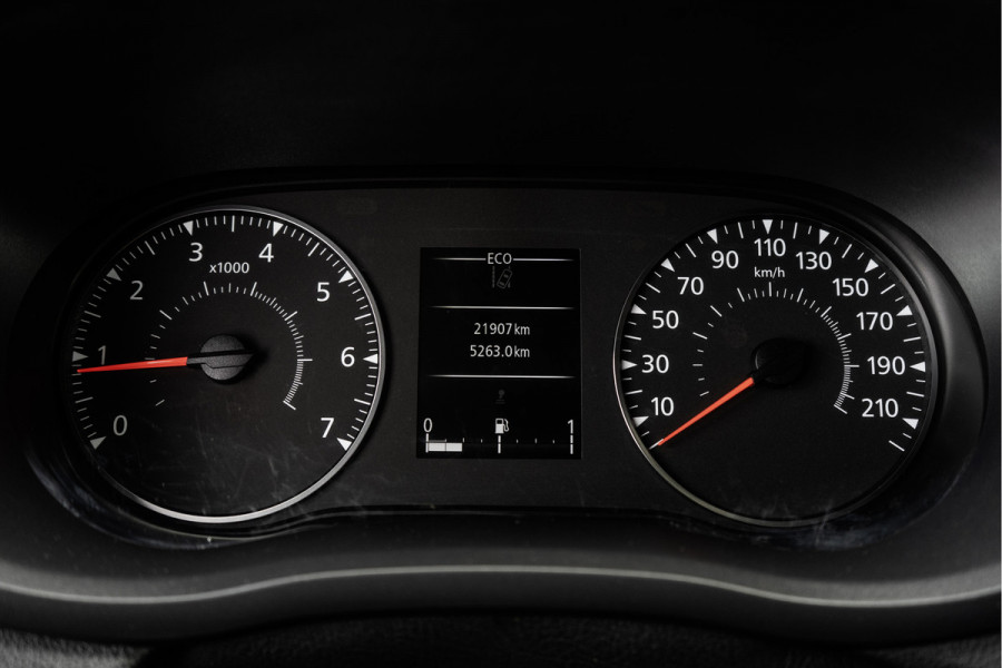 Renault Master T35 dCi 135 L2H2 | LED | Camera | Navi | Imperiaal | Ladder | Cruise | PDC | Euro 6