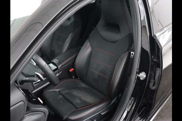 Mercedes-Benz A-Klasse 180 AMG Night Upgrade | Camera | Widescreen | Stoelverwarming | Full LED | Park Assist | Navigatie | Alcantara