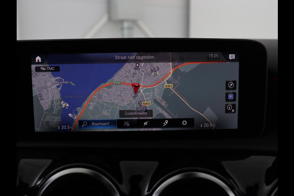 Mercedes-Benz A-Klasse 180 AMG Night Upgrade | Camera | Widescreen | Stoelverwarming | Full LED | Park Assist | Navigatie | Alcantara