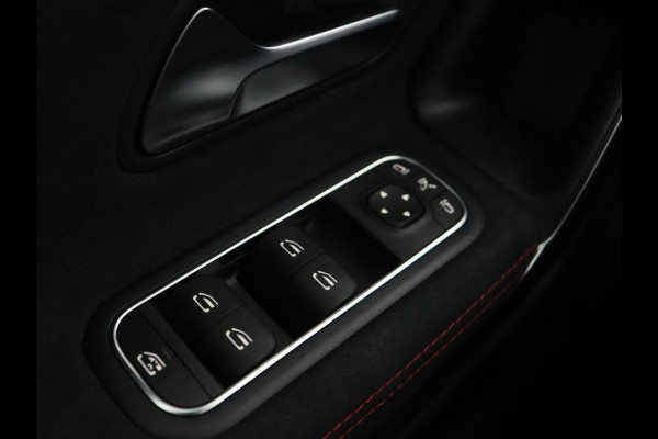 Mercedes-Benz A-Klasse 180 AMG Night Upgrade | Camera | Widescreen | Stoelverwarming | Full LED | Park Assist | Navigatie | Alcantara