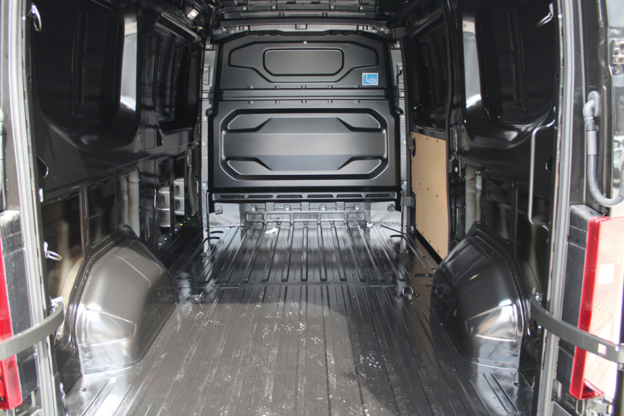 Renault Master T35 2.0 dCi 130pk L2H2 Advance - Carplay - Climate - Parkeersensoren - LED - Trekhaak - DAB - Stoelverwarming - Rijklaar