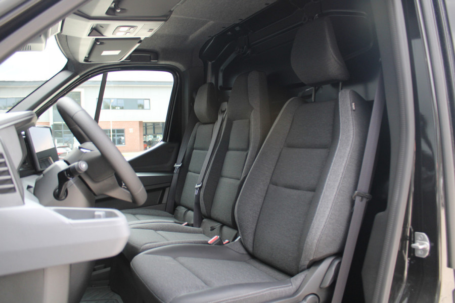 Renault Master T35 2.0 dCi 130pk L2H2 Advance - Carplay - Climate - Parkeersensoren - LED - Trekhaak - DAB - Stoelverwarming - Rijklaar