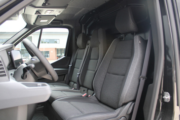 Renault Master T35 2.0 dCi 130pk L2H2 Advance - Carplay - Climate - Parkeersensoren - LED - Trekhaak - DAB - Stoelverwarming - Rijklaar