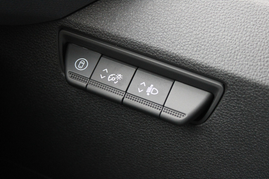 Renault Master T35 2.0 dCi 130pk L2H2 Advance - Carplay - Climate - Parkeersensoren - LED - Trekhaak - DAB - Stoelverwarming - Rijklaar