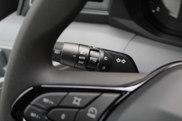 Renault Master T35 2.0 dCi 130pk L2H2 Advance - Carplay - Climate - Parkeersensoren - LED - Trekhaak - DAB - Stoelverwarming - Rijklaar