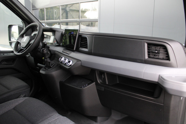 Renault Master T35 2.0 dCi 130pk L2H2 Advance - Carplay - Climate - Parkeersensoren - LED - Trekhaak - DAB - Stoelverwarming - Rijklaar