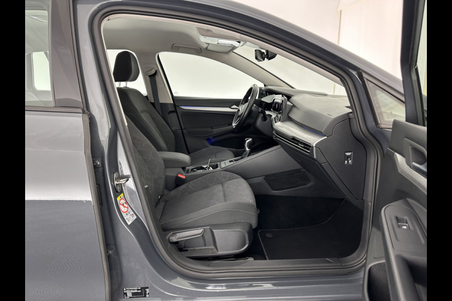 Volkswagen GOLF Variant 2.0 TDI Life Business (INCL-BTW)  *FULL-LED | DIGI-COCKPIT | NAVI-FULLMAP | HEATED-COMFORTSEATS | KEYLESS | DAB+ | CARPLAY | ECC | AMBIENT-LIGHT | PDC | 16''ALU*