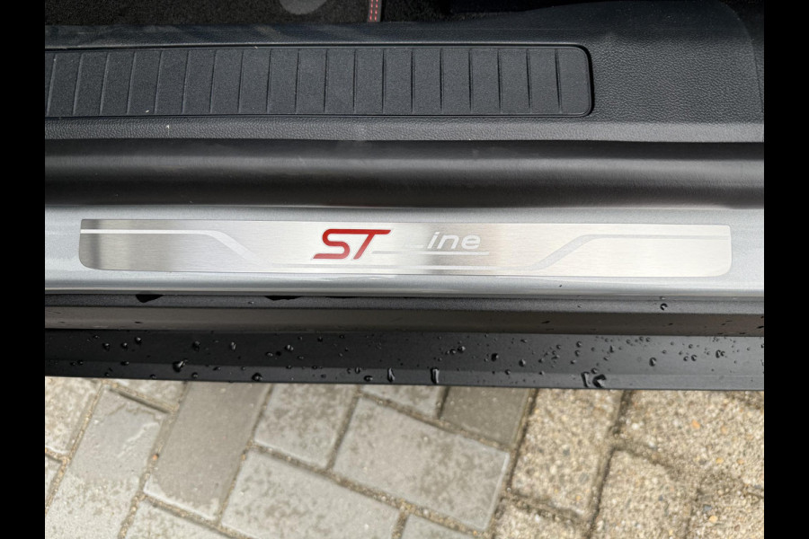 Ford Kuga 2.5 PHEV ST-Line X | SCI | 243pk | Ford Voorraad | Driver Assistance pack | Matrix LED | Black Package | Wegklapbare Trekhaak | Panoramadak | Winterpack | 2.100kg Trekgewicht