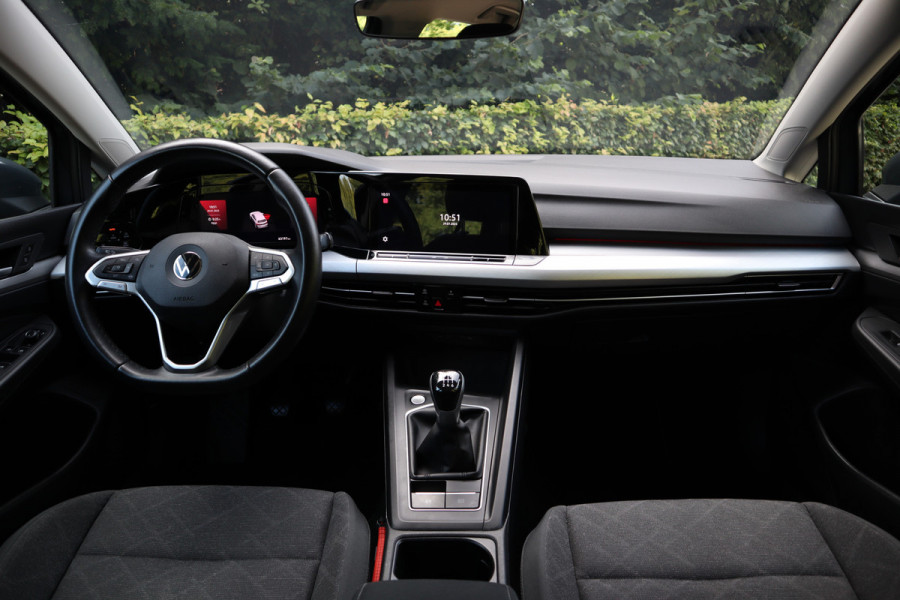 Volkswagen Golf 1.0 TSI Life | Navi | Camera | Virtual cockpit | 19 inch |
