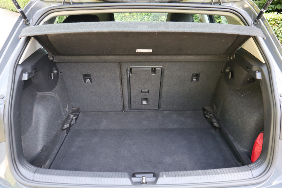 Volkswagen Golf 1.0 TSI Life | Navi | Camera | Virtual cockpit | 19 inch |