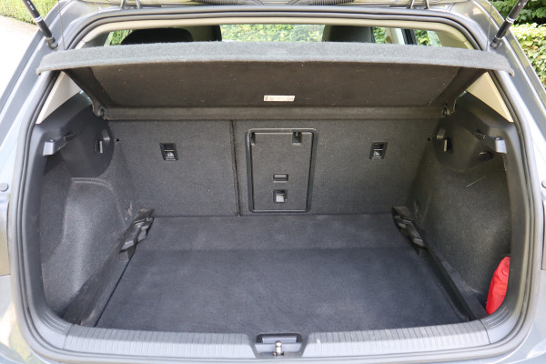 Volkswagen Golf 1.0 TSI Life | Navi | Camera | Virtual cockpit | 19 inch |
