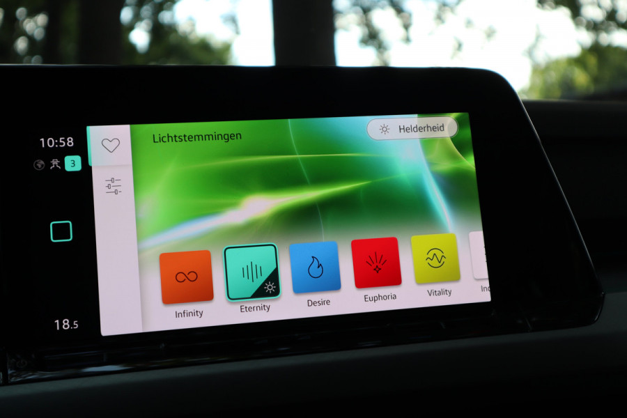 Volkswagen Golf 1.0 TSI Life | Navi | Camera | Virtual cockpit | 19 inch |