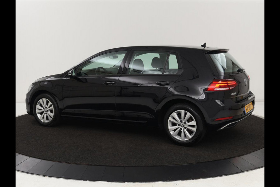 Volkswagen Golf 1.0 TSI Comfortline | Carplay | Adaptive cruise | Navigatie | Parkeerhulp | Climate control | DAB
