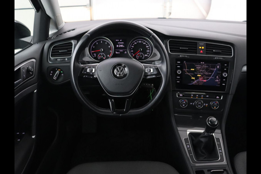 Volkswagen Golf 1.0 TSI Comfortline | Carplay | Adaptive cruise | Navigatie | Parkeerhulp | Climate control | DAB