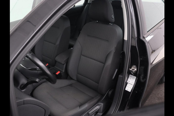 Volkswagen Golf 1.0 TSI Comfortline | Carplay | Adaptive cruise | Navigatie | Parkeerhulp | Climate control | DAB