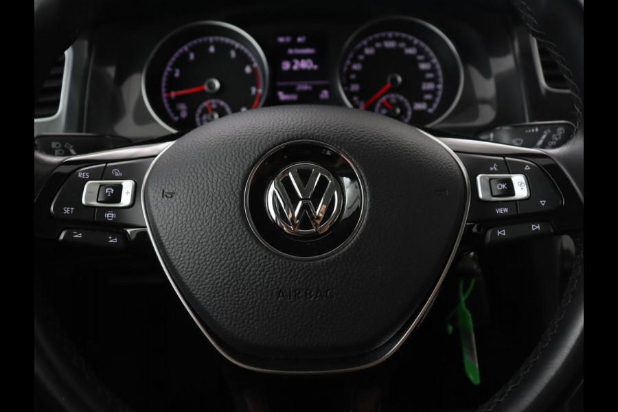 Volkswagen Golf 1.0 TSI Comfortline | Carplay | Adaptive cruise | Navigatie | Parkeerhulp | Climate control | DAB