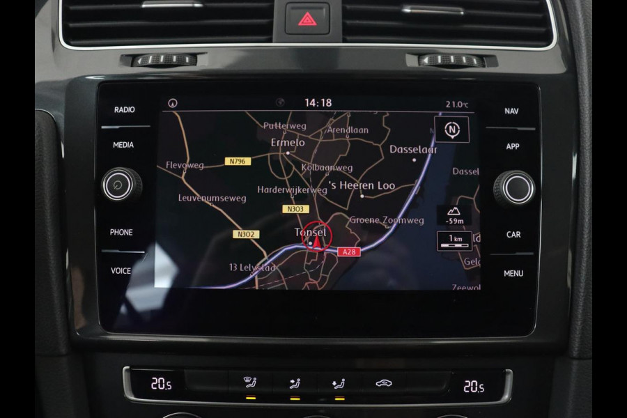 Volkswagen Golf 1.0 TSI Comfortline | Carplay | Adaptive cruise | Navigatie | Parkeerhulp | Climate control | DAB