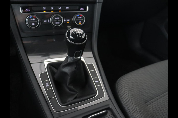 Volkswagen Golf 1.0 TSI Comfortline | Carplay | Adaptive cruise | Navigatie | Parkeerhulp | Climate control | DAB