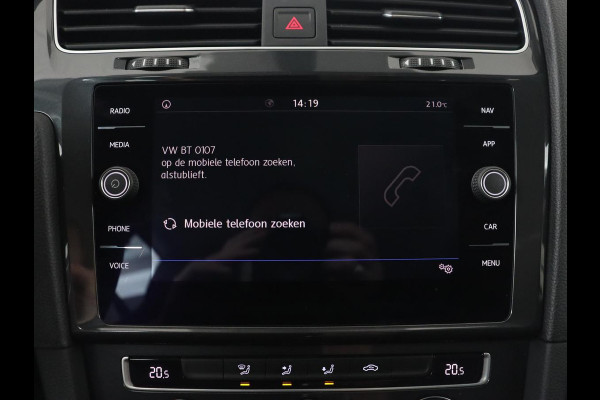 Volkswagen Golf 1.0 TSI Comfortline | Carplay | Adaptive cruise | Navigatie | Parkeerhulp | Climate control | DAB