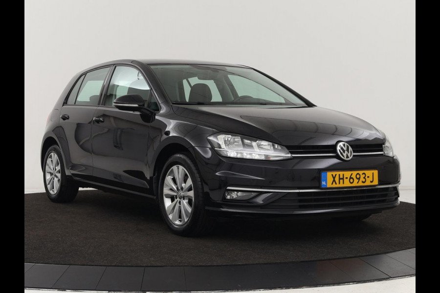 Volkswagen Golf 1.0 TSI Comfortline | Carplay | Adaptive cruise | Navigatie | Parkeerhulp | Climate control | DAB