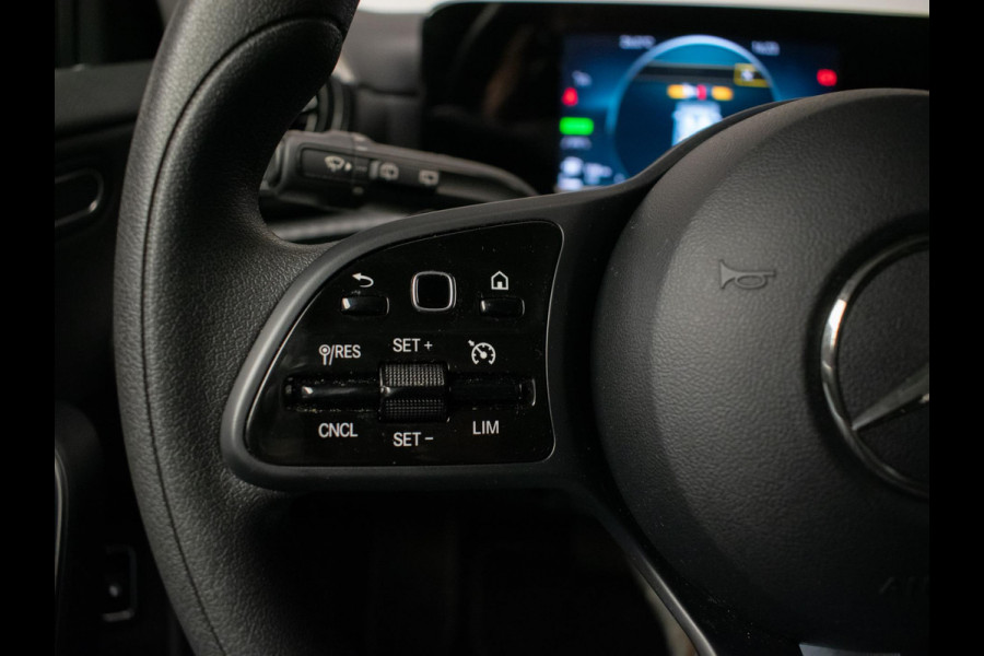 Mercedes-Benz A-Klasse 250 e Premium Plus Sport (APPLE CARPLAY,NAVI,CARBON INTERIEUR,MATRIX LED,CRUISE,LED,KEYLESS,CAMERA,LEDER)