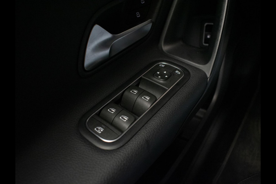 Mercedes-Benz A-Klasse 250 e Premium Plus Sport (APPLE CARPLAY,NAVI,CARBON INTERIEUR,MATRIX LED,CRUISE,LED,KEYLESS,CAMERA,LEDER)
