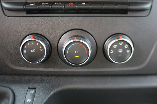 Renault Master 2.3 dCi 145pk Bakwagen met Laadklep