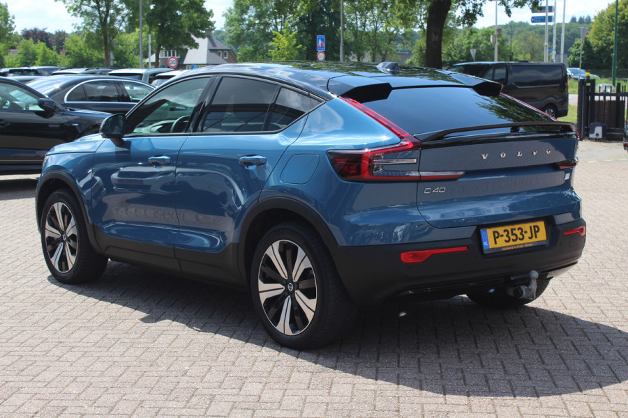 Volvo C40 Recharge Twin Intro Edition 78 kWh / SoH 94,1% / Trekhaak / Panoramadak / 360Camera / 19'' / Interieurvoorverwarming / Harman Kardon / Keyless / Navigatie / Dodehoek / DAB / ACC / Stoelverwarming / Stuurverwarming / Warmtepomp