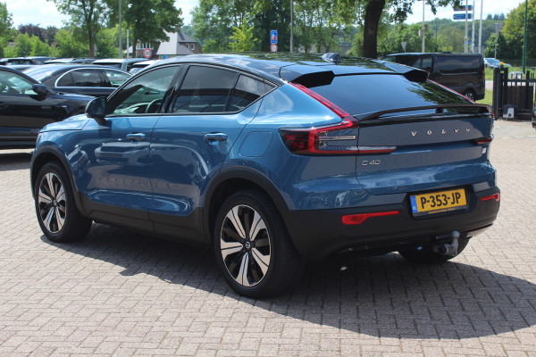 Volvo C40 Recharge Twin Intro Edition 78 kWh / SoH 94,1% / Trekhaak / Panoramadak / 360Camera / 19'' / Interieurvoorverwarming / Harman Kardon / Keyless / Navigatie / Dodehoek / DAB / ACC / Stoelverwarming / Stuurverwarming / Warmtepomp