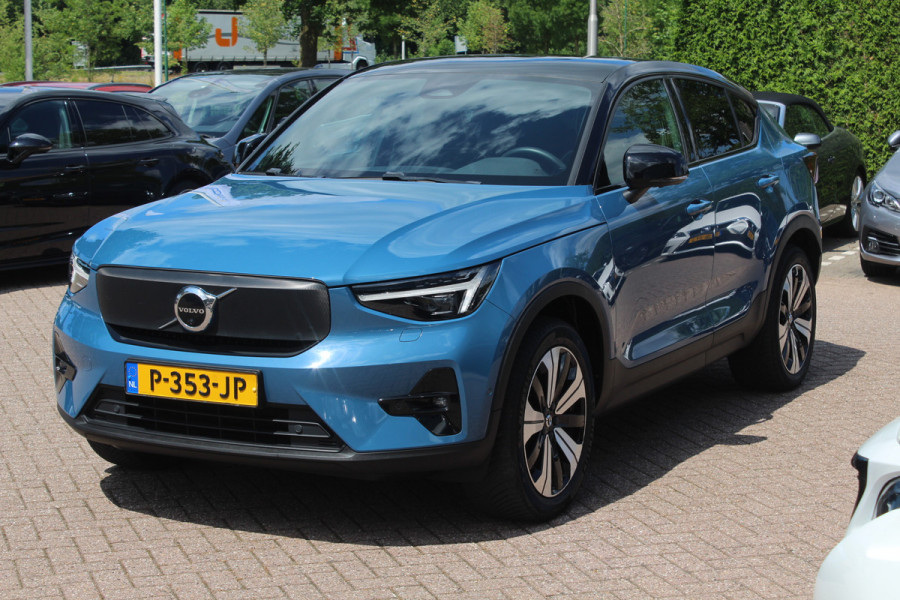 Volvo C40 Recharge Twin Intro Edition 78 kWh / SoH 94,1% / Trekhaak / Panoramadak / 360Camera / 19'' / Interieurvoorverwarming / Harman Kardon / Keyless / Navigatie / Dodehoek / DAB / ACC / Stoelverwarming / Stuurverwarming / Warmtepomp