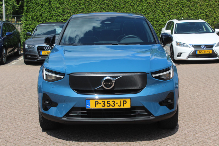 Volvo C40 Recharge Twin Intro Edition 78 kWh / SoH 94,1% / Trekhaak / Panoramadak / 360Camera / 19'' / Interieurvoorverwarming / Harman Kardon / Keyless / Navigatie / Dodehoek / DAB / ACC / Stoelverwarming / Stuurverwarming / Warmtepomp