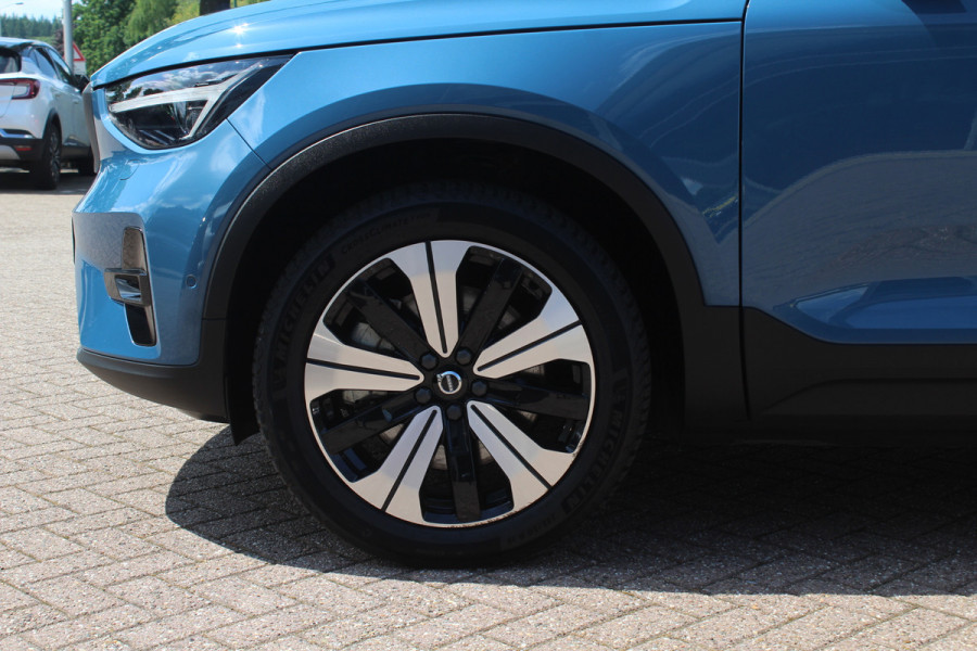 Volvo C40 Recharge Twin Intro Edition 78 kWh / SoH 94,1% / Trekhaak / Panoramadak / 360Camera / 19'' / Interieurvoorverwarming / Harman Kardon / Keyless / Navigatie / Dodehoek / DAB / ACC / Stoelverwarming / Stuurverwarming / Warmtepomp
