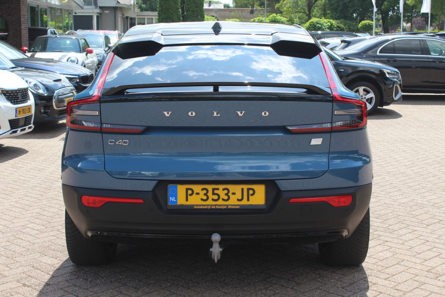 Volvo C40 Recharge Twin Intro Edition 78 kWh / SoH 94,1% / Trekhaak / Panoramadak / 360Camera / 19'' / Interieurvoorverwarming / Harman Kardon / Keyless / Navigatie / Dodehoek / DAB / ACC / Stoelverwarming / Stuurverwarming / Warmtepomp