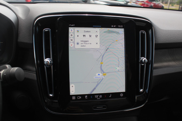 Volvo C40 Recharge Twin Intro Edition 78 kWh / SoH 94,1% / Trekhaak / Panoramadak / 360Camera / 19'' / Interieurvoorverwarming / Harman Kardon / Keyless / Navigatie / Dodehoek / DAB / ACC / Stoelverwarming / Stuurverwarming / Warmtepomp