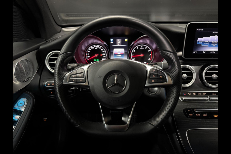 Mercedes-Benz GLC Coupé 250 4MATIC AMG Line, Schuifdak, Burmester, Stuur en Lane Assist, Ambiënte Light, Dealer Onderhouden