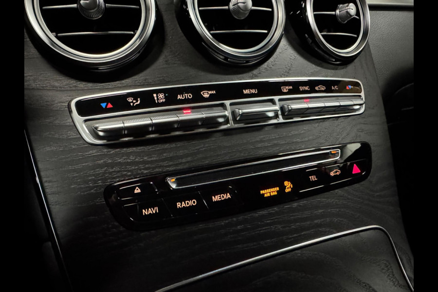Mercedes-Benz GLC Coupé 250 4MATIC AMG Line, Schuifdak, Burmester, Stuur en Lane Assist, Ambiënte Light, Dealer Onderhouden