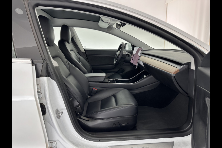 Tesla Model 3 Standard RWD Plus 60 kWh [ 3-Fase ] (INCL-BTW) Aut. *PANO | AUTO-PILOT | LUXURY-LEATHER | KEYLESS | FULL-LED | MEMORY-PACK | SURROUND-VIEW | DAB | CARPLAY | DIGI-COCKPIT | LANE-ASSIST | COMFORT-SEATS | 18"ALU*