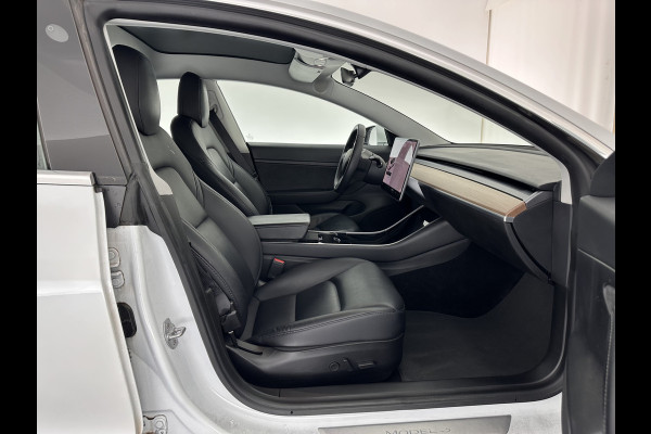 Tesla Model 3 Standard RWD Plus 60 kWh [ 3-Fase ] (INCL-BTW) Aut. *PANO | AUTO-PILOT | LUXURY-LEATHER | KEYLESS | FULL-LED | MEMORY-PACK | SURROUND-VIEW | DAB | CARPLAY | DIGI-COCKPIT | LANE-ASSIST | COMFORT-SEATS | 18"ALU*