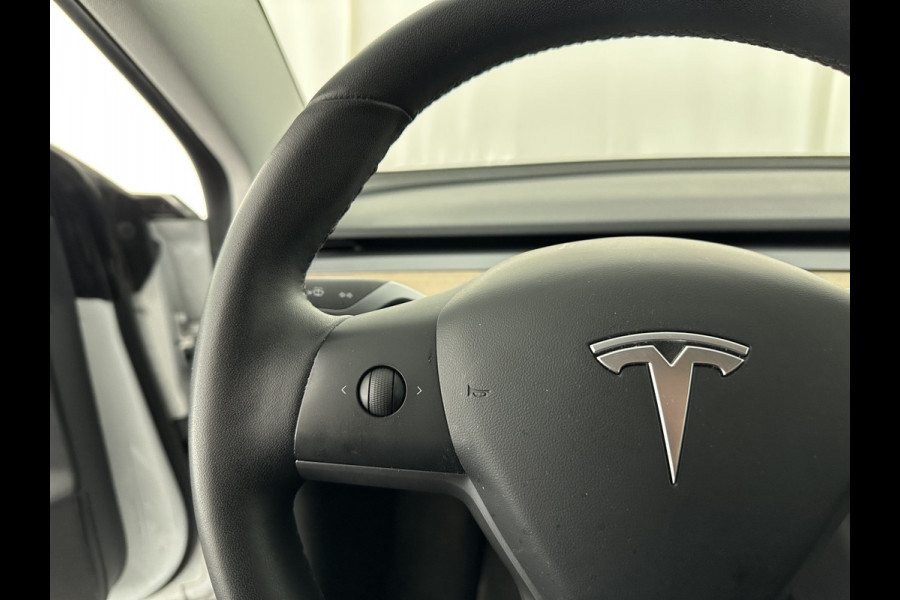 Tesla Model 3 Standard RWD Plus 60 kWh [ 3-Fase ] (INCL-BTW) Aut. *PANO | AUTO-PILOT | LUXURY-LEATHER | KEYLESS | FULL-LED | MEMORY-PACK | SURROUND-VIEW | DAB | CARPLAY | DIGI-COCKPIT | LANE-ASSIST | COMFORT-SEATS | 18"ALU*