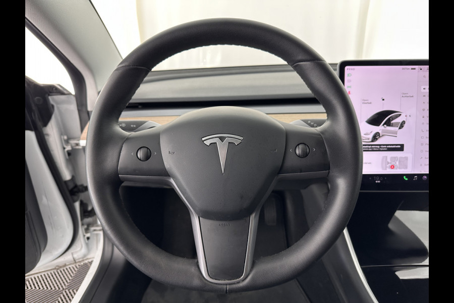 Tesla Model 3 Standard RWD Plus 60 kWh [ 3-Fase ] (INCL-BTW) Aut. *PANO | AUTO-PILOT | LUXURY-LEATHER | KEYLESS | FULL-LED | MEMORY-PACK | SURROUND-VIEW | DAB | CARPLAY | DIGI-COCKPIT | LANE-ASSIST | COMFORT-SEATS | 18"ALU*