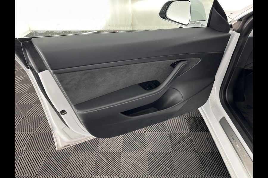 Tesla Model 3 Standard RWD Plus 60 kWh [ 3-Fase ] (INCL-BTW) Aut. *PANO | AUTO-PILOT | LUXURY-LEATHER | KEYLESS | FULL-LED | MEMORY-PACK | SURROUND-VIEW | DAB | CARPLAY | DIGI-COCKPIT | LANE-ASSIST | COMFORT-SEATS | 18"ALU*