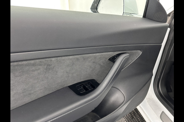 Tesla Model 3 Standard RWD Plus 60 kWh [ 3-Fase ] (INCL-BTW) Aut. *PANO | AUTO-PILOT | LUXURY-LEATHER | KEYLESS | FULL-LED | MEMORY-PACK | SURROUND-VIEW | DAB | CARPLAY | DIGI-COCKPIT | LANE-ASSIST | COMFORT-SEATS | 18"ALU*