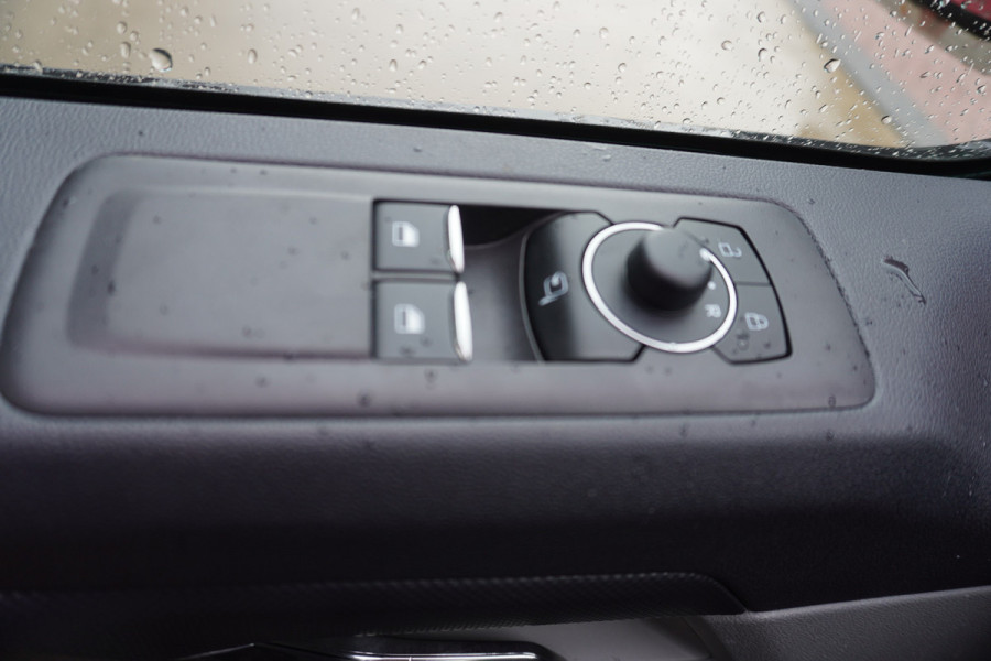 Ford Transit Custom 320 2.0 TDCI 136pk L2H1 Limited ACTIEPRIJS OP=OP nr. V164 | Airco | adap.cruise | Navi | Blis