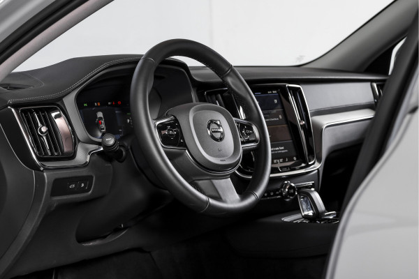 Volvo V60 2.0 T6 Plug-in hybrid AWD Ultra Dark - Automaat | S/K-Panodak | Dig. Cockpit | Adapt. Cruise | Stoel-+Stuurverw. | PDC | 360 Camera | NAV + App. Connect | ECC | Elek. Klep | LM 19" | 9589